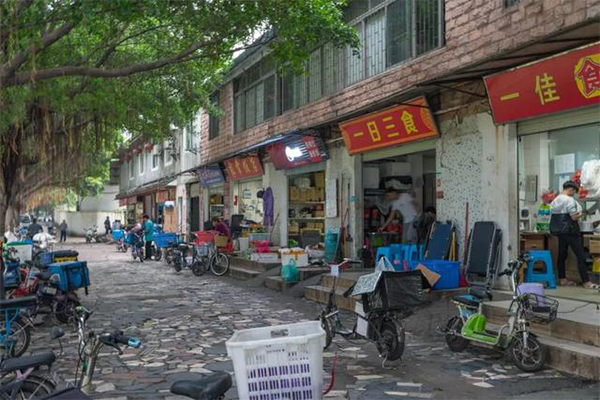 索菲亚酒店油烟净化器安装案例图一